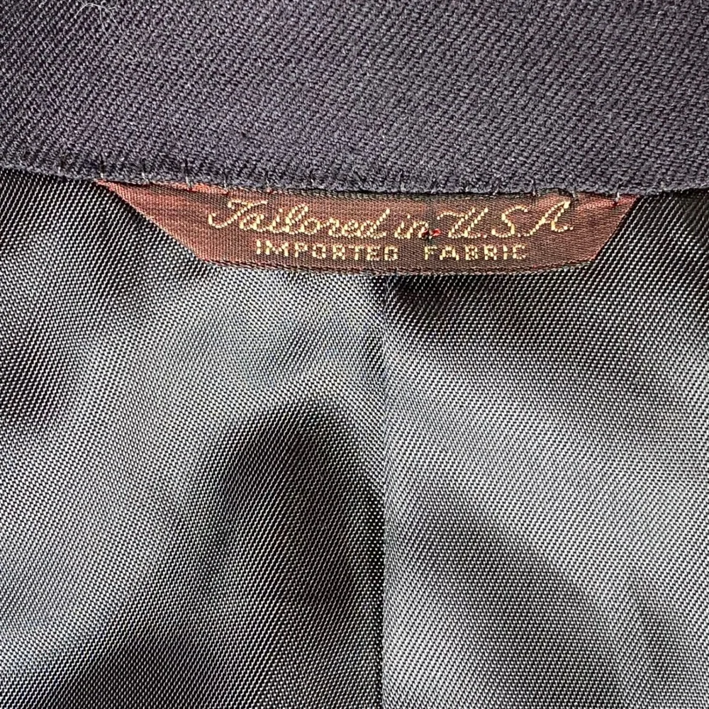 Vintage Nordstrom Mens Navy Blue Two Button Blazer‎ Gold Crest Buttons USA 40R